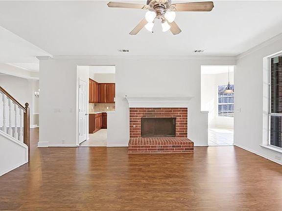 3rd image of 2901 Saint Martin Dr