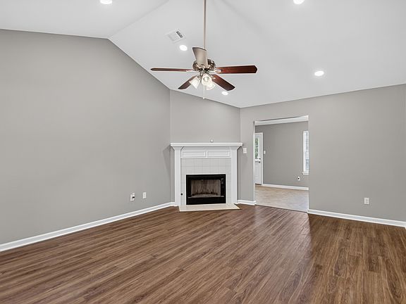 3rd image of 2725 Valley Frg