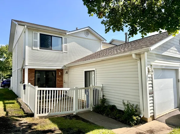 4 Waterford Dr, Schaumburg, IL 60194