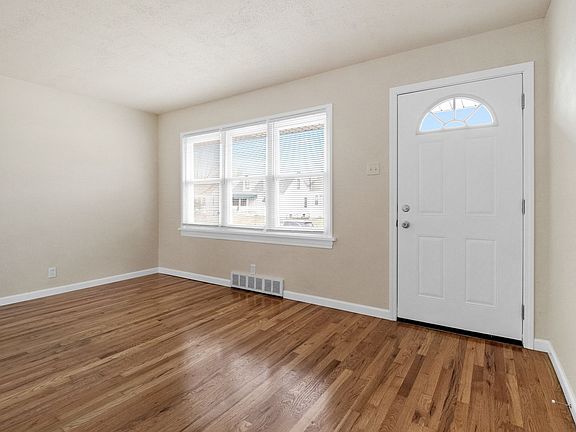 3rd image of 5536 Arthur Ave