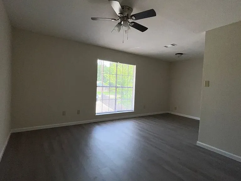 1616 Espoir Dr — Photo 4