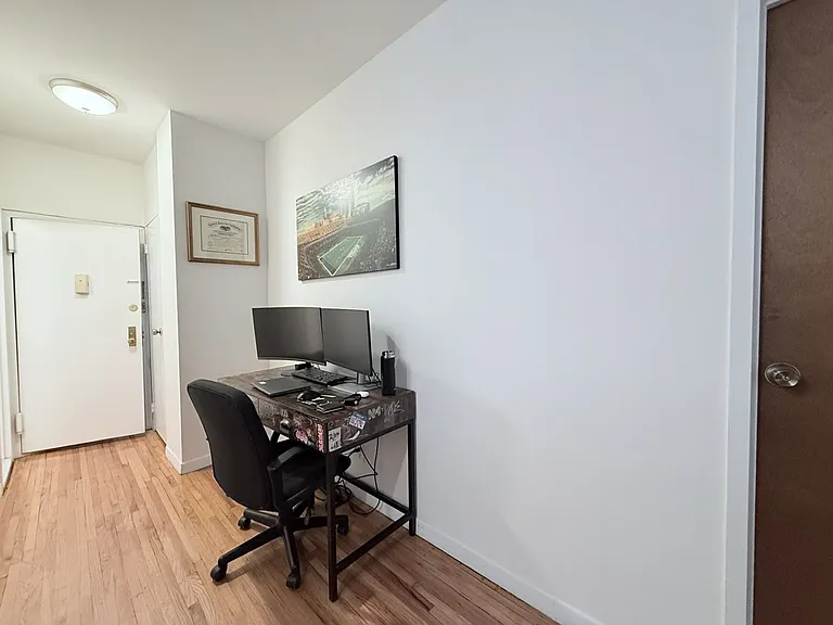 117 W 58th St #7F — Photo 5