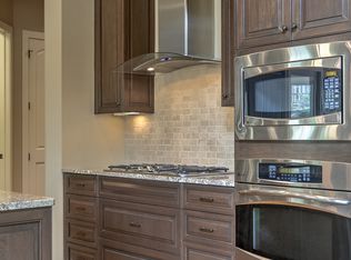 19204 Sahler St, Elkhorn, NE 68022