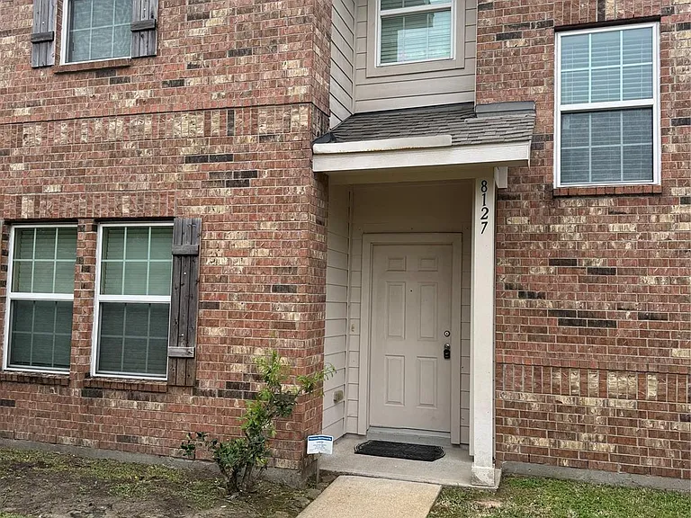 8127 Almera Falls Dr — Photo 2