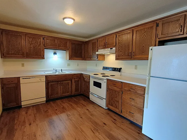 Pheasant Run Apartments — Photo 27