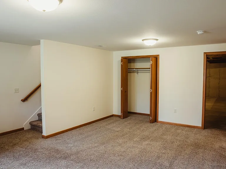 828 Oregon Parks Ave — Photo 12