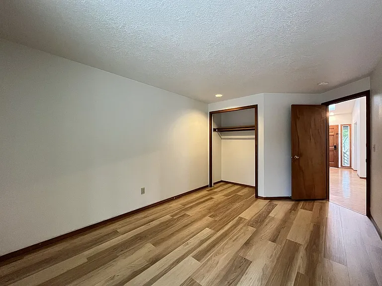 4737 SW Pendleton St — Photo 36