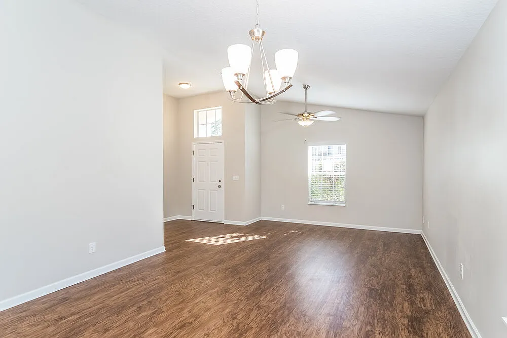 4 bed, 2.5 bath, 1922 sqft, $3,010 — Photo 4