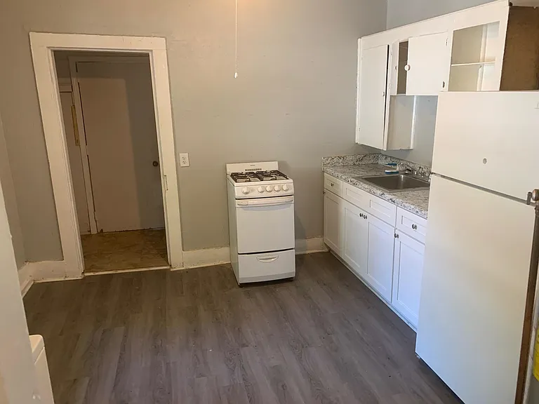 3578 Vernon Ave — Photo 2