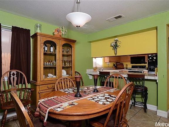 4th image of 8165 Port Royale Way