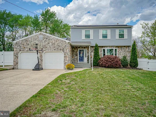 551 Greenwood Dr, Hammonton, NJ 08037