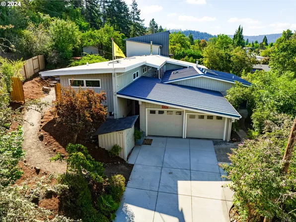 3085 Kincaid St, Eugene, OR 97405