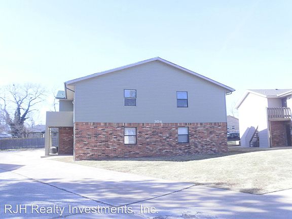 2nd image of 304 Chalmette Dr APT A