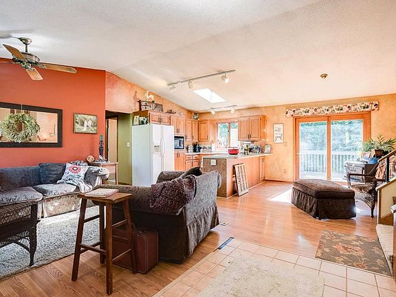 5th image of 8393 Marylane Ave N