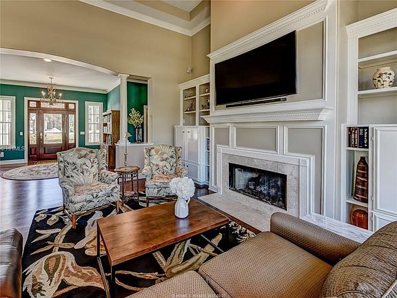 4th image of 23 Cherry Hill Ln