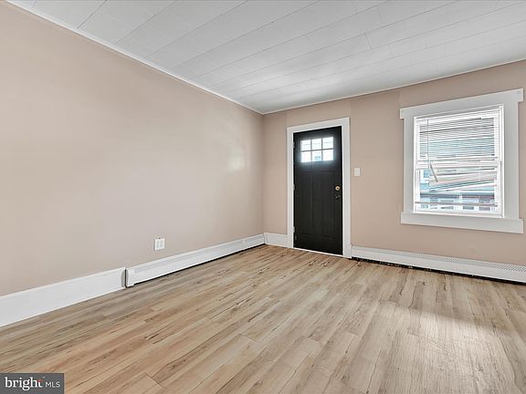 2nd image of 309 Laurel St