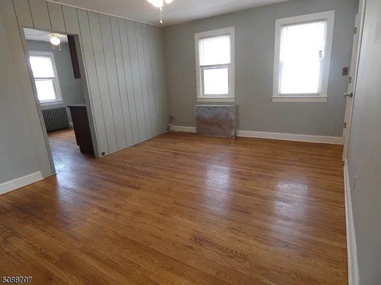 672 Mount Hope Ave #4 — Photo 2
