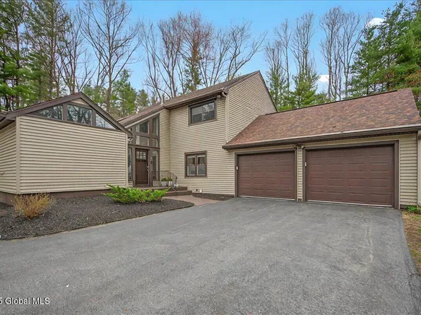 3 Stonegate Road, Ballston Lake, NY 12019
