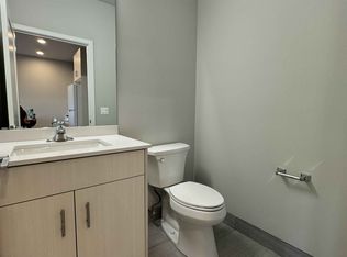 3176 S Archer Ave #202, Chicago, IL