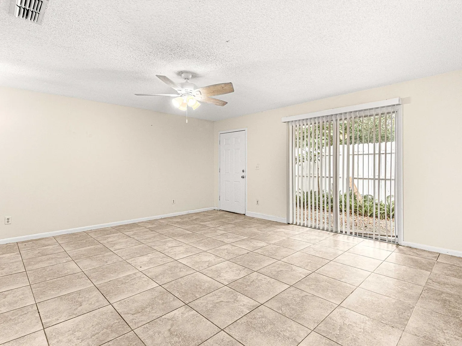 1765 SW 107th Lane — Photo 3