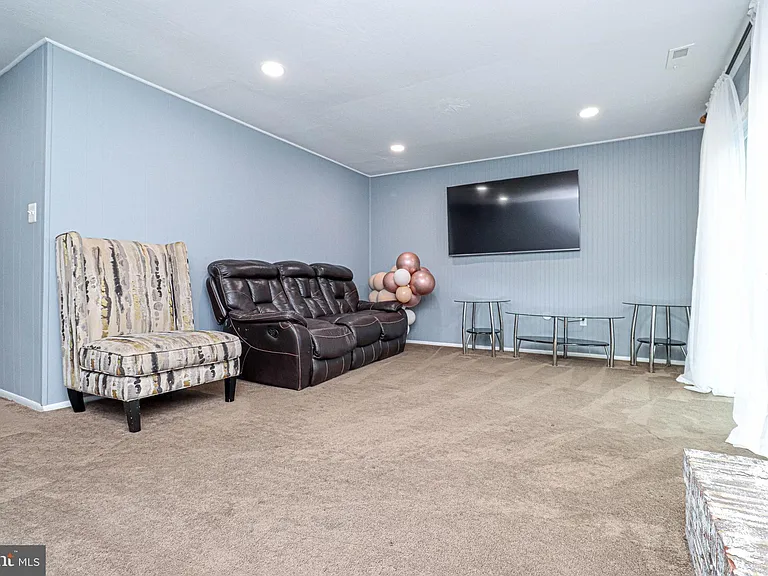 2426 Vineyard Ln — Photo 28