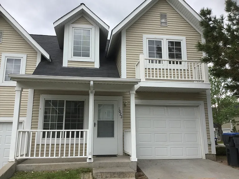 1022 Hacienda Ct — Photo 2