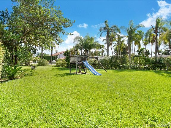 3rd image of 6029 N Waterway Dr