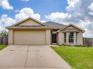 113 Kings Way Dr, Rhome, TX 76078