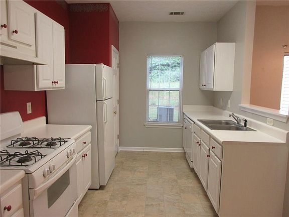 5th image of 904 Tree Creek Blvd