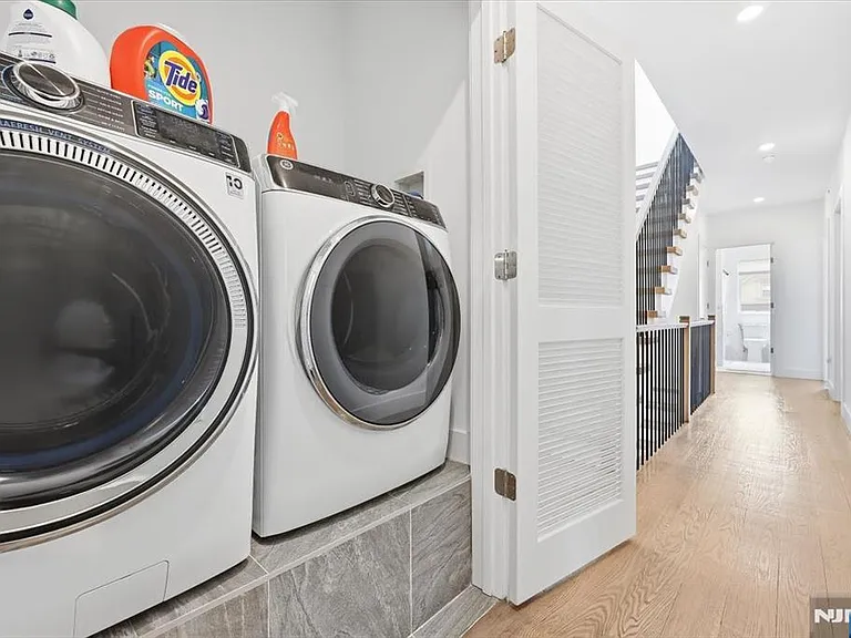 30 Lafayette Ave — Photo 25