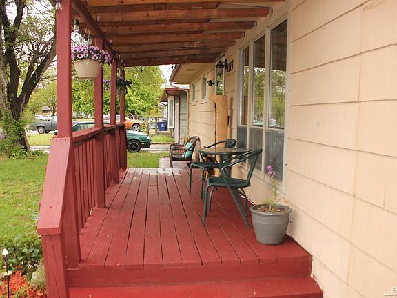 2nd image of 1115 Acorn Cir