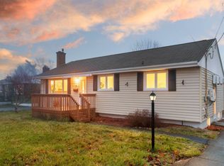 15 Mount Edward Rd, Dartmouth, NS B2W3K2