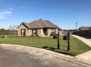14989 Cross Gate Dr, Walker, LA 70785