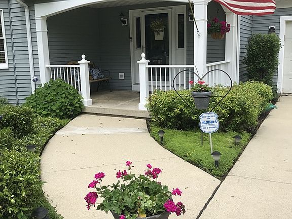 3rd image of 232 W Bryant Ave