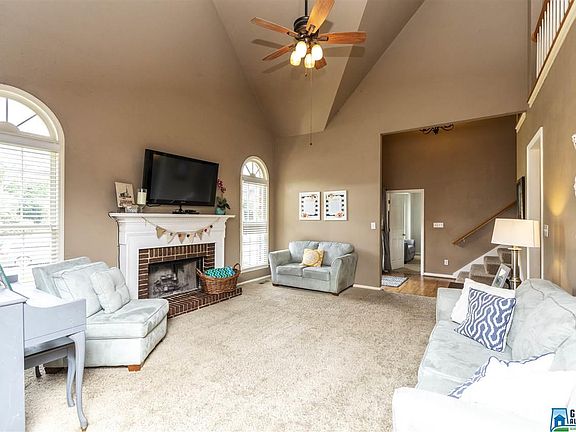 5th image of 708 Southdale Cir