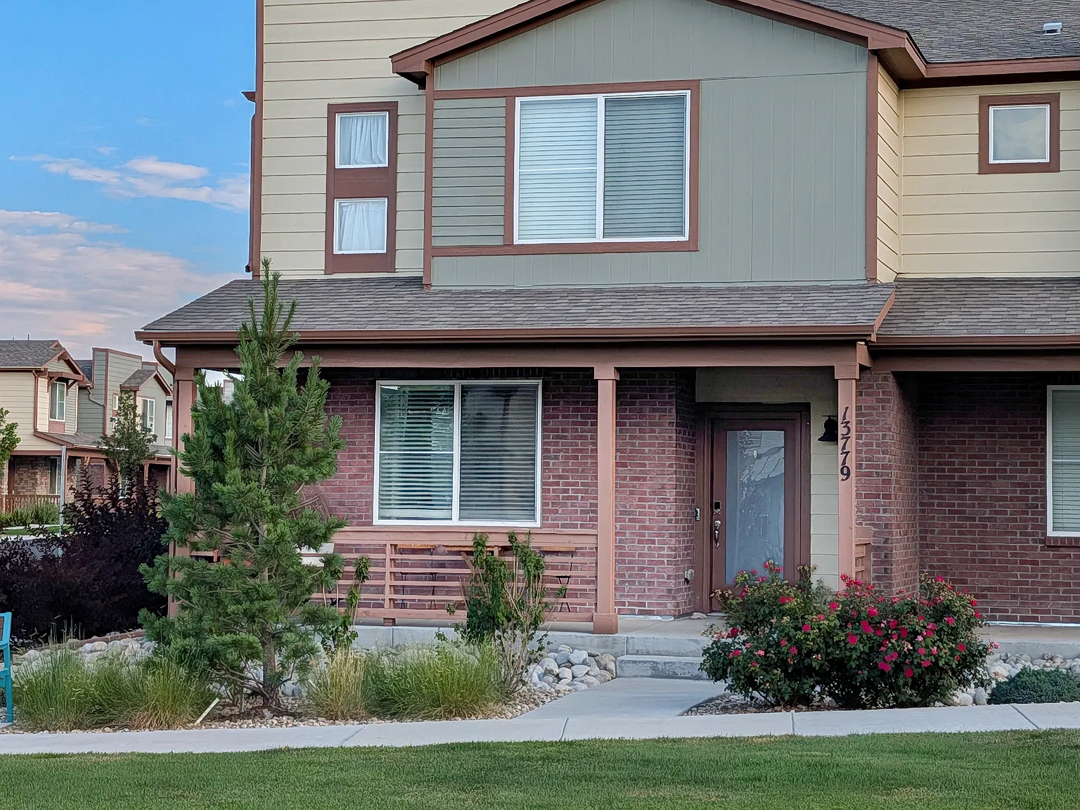 3 bed, 1877 sqft, $2,995 — Photo 1