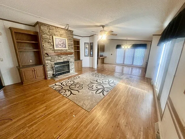 3 bed, 1560 sqft, $635 — Photo 4