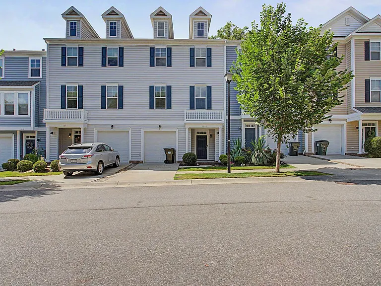 1004 Prosperity Ct — Photo 1