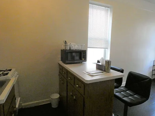 Rented by Karten Real Estate Services LLC | media 15