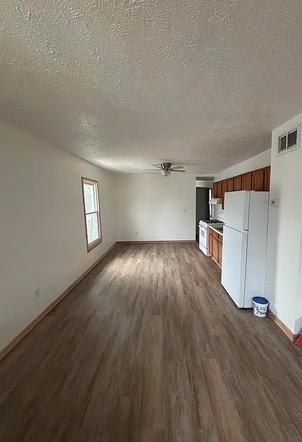 2 bed, 925 sqft, $1,000 — Photo 2