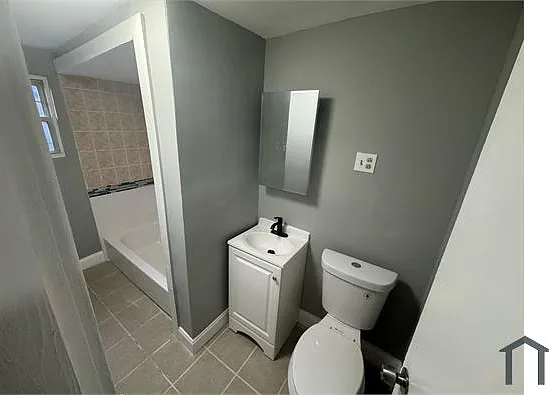 817 Summer Ave #2 — Photo 3