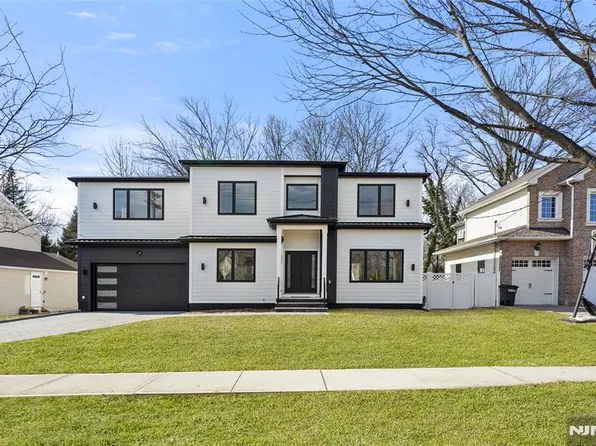 351 5th Ave, River Edge, NJ 07661