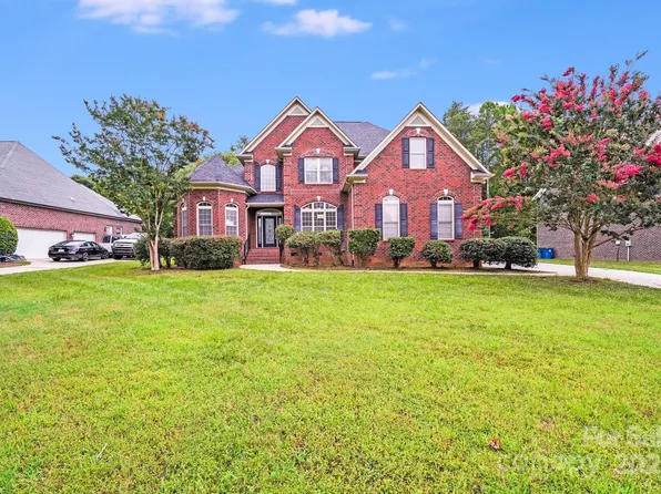 2922 Phillips Fairway Dr, Charlotte, NC 28216