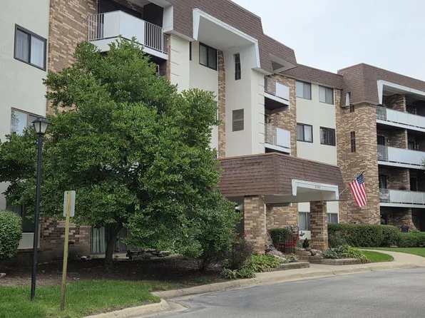 3300 Carriage Way Dr #105, Arlington Heights, IL 60004