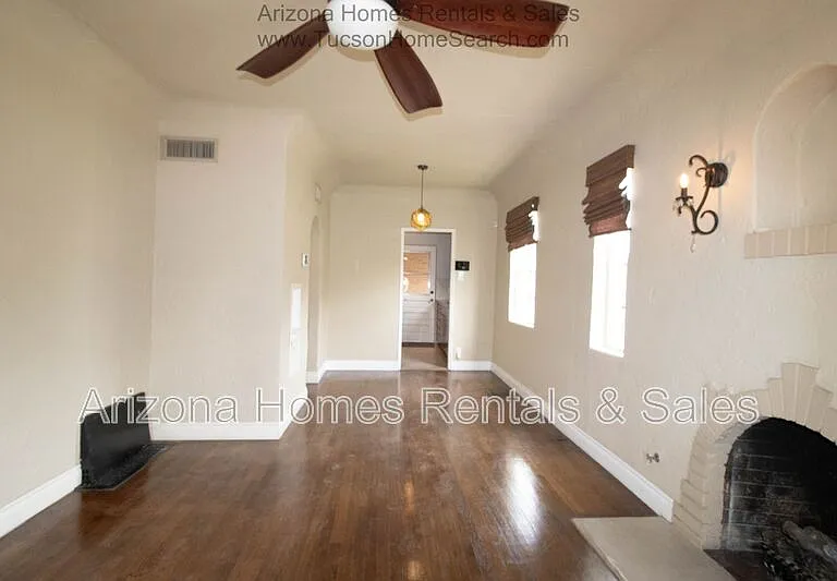 122 N Martin Ave — Photo 4