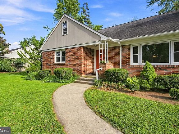 4th image of 332 Ruth Ridge Dr