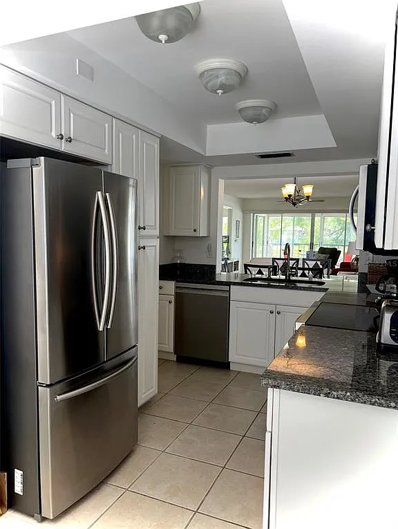2 bed, 2.0 bath, 1127 sqft, $3,800 — Photo 4