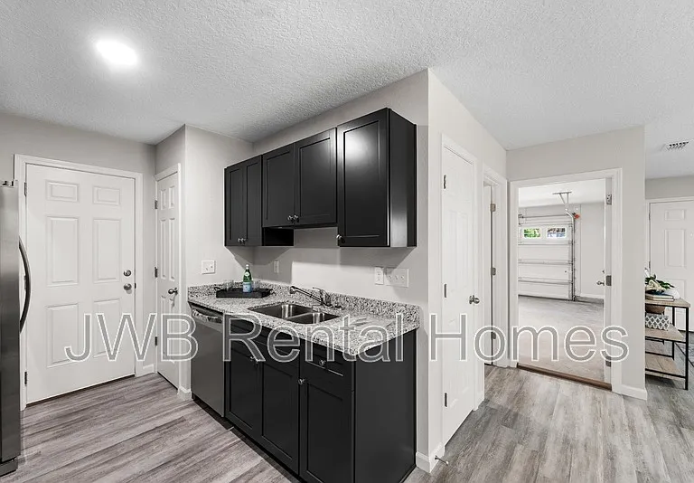 8704 7th Ave — Photo 3