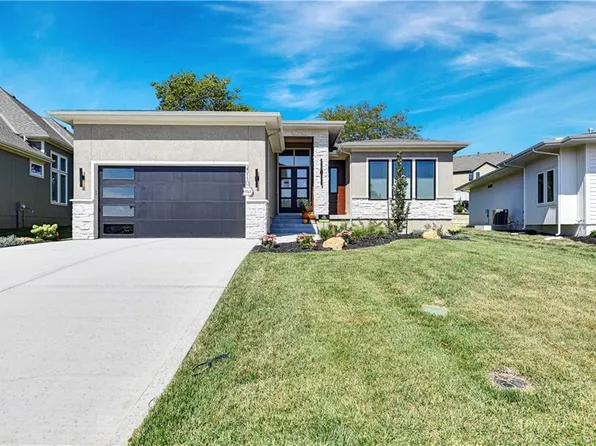 25110 W 98th Pl, Lenexa, KS 66227