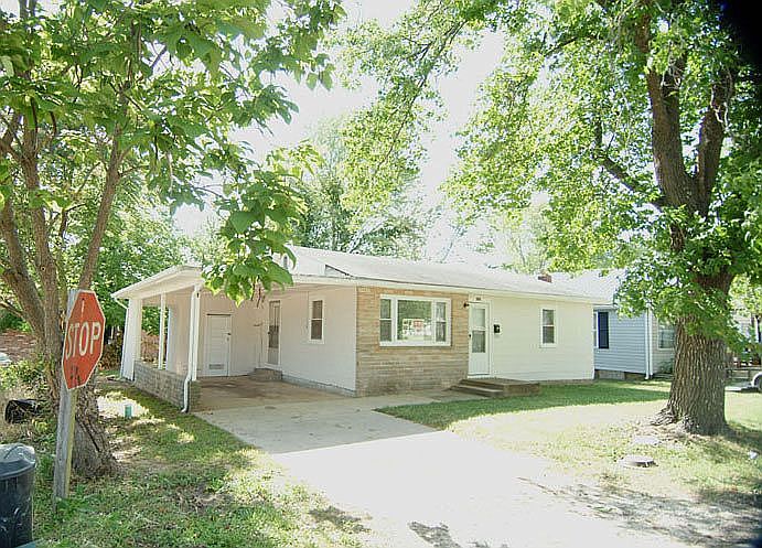 1st image of 102 McLeod St